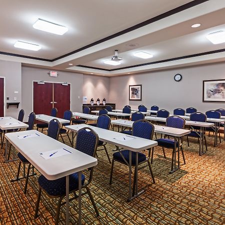 Holiday Inn Express & Suites Cleveland By Ihg Екстер'єр фото