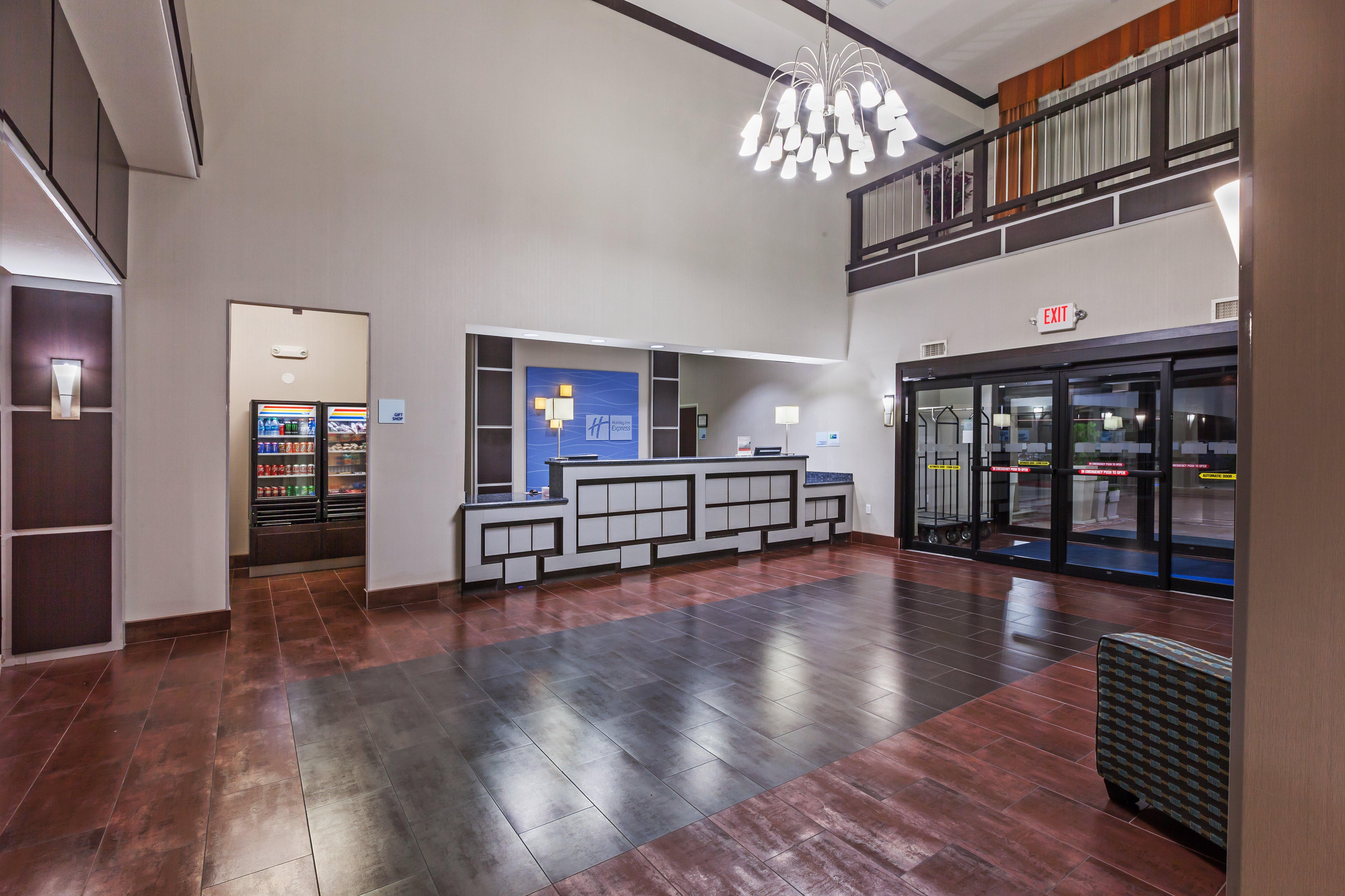 Holiday Inn Express & Suites Cleveland By Ihg Екстер'єр фото