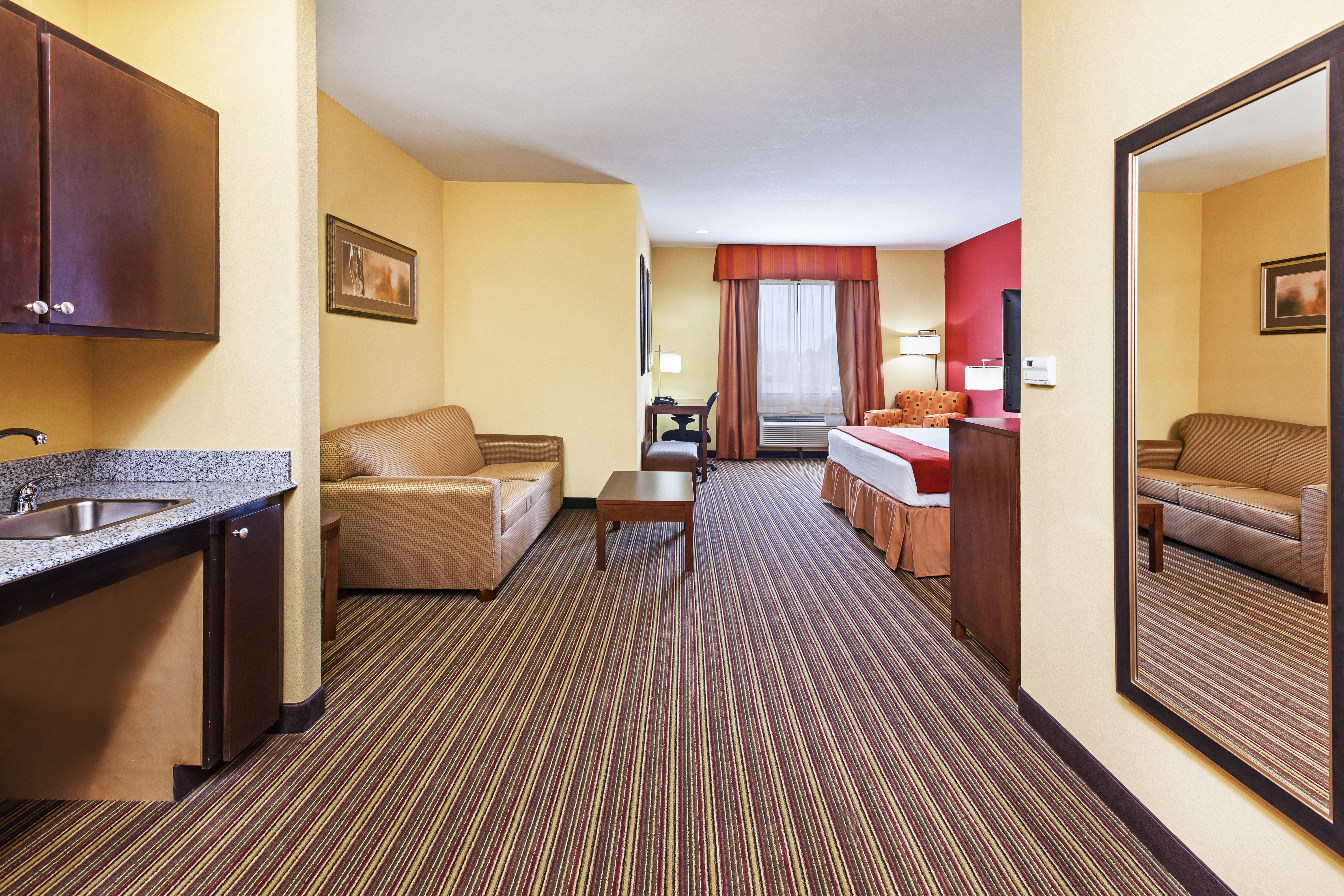 Holiday Inn Express & Suites Cleveland By Ihg Екстер'єр фото