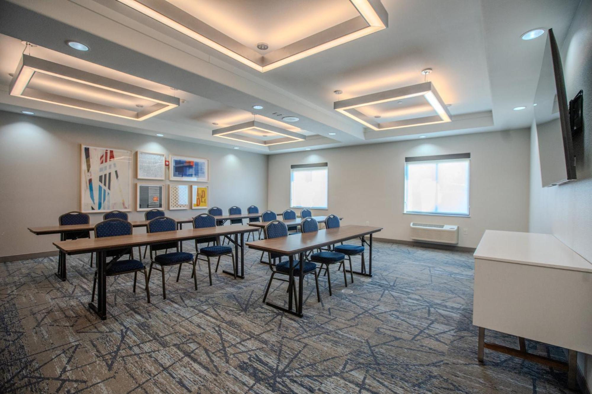Holiday Inn Express & Suites Cleveland By Ihg Екстер'єр фото