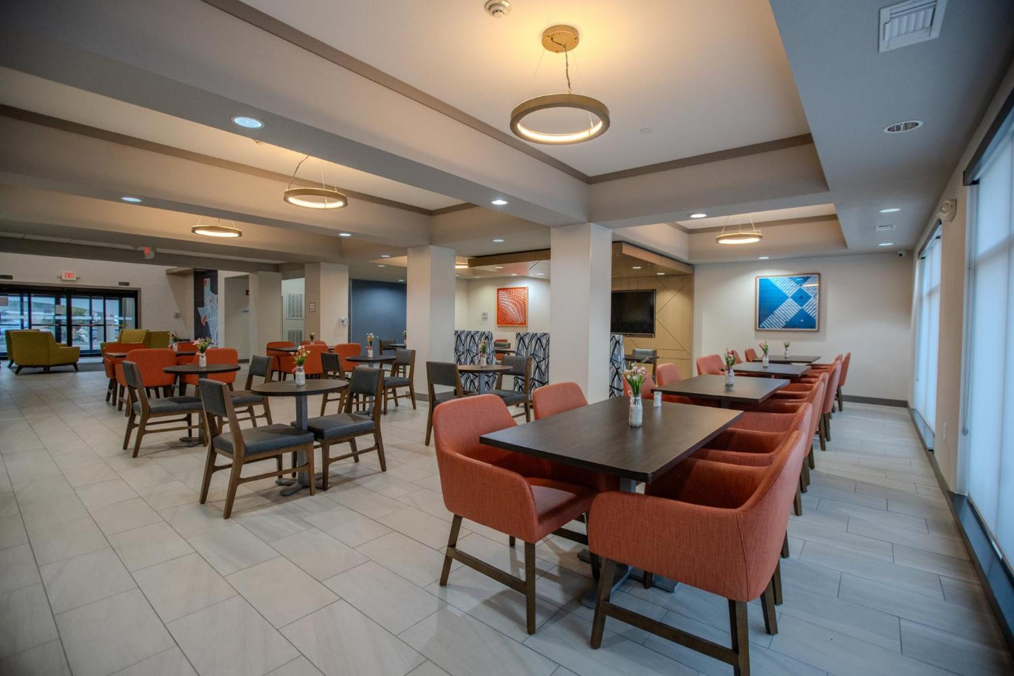 Holiday Inn Express & Suites Cleveland By Ihg Екстер'єр фото