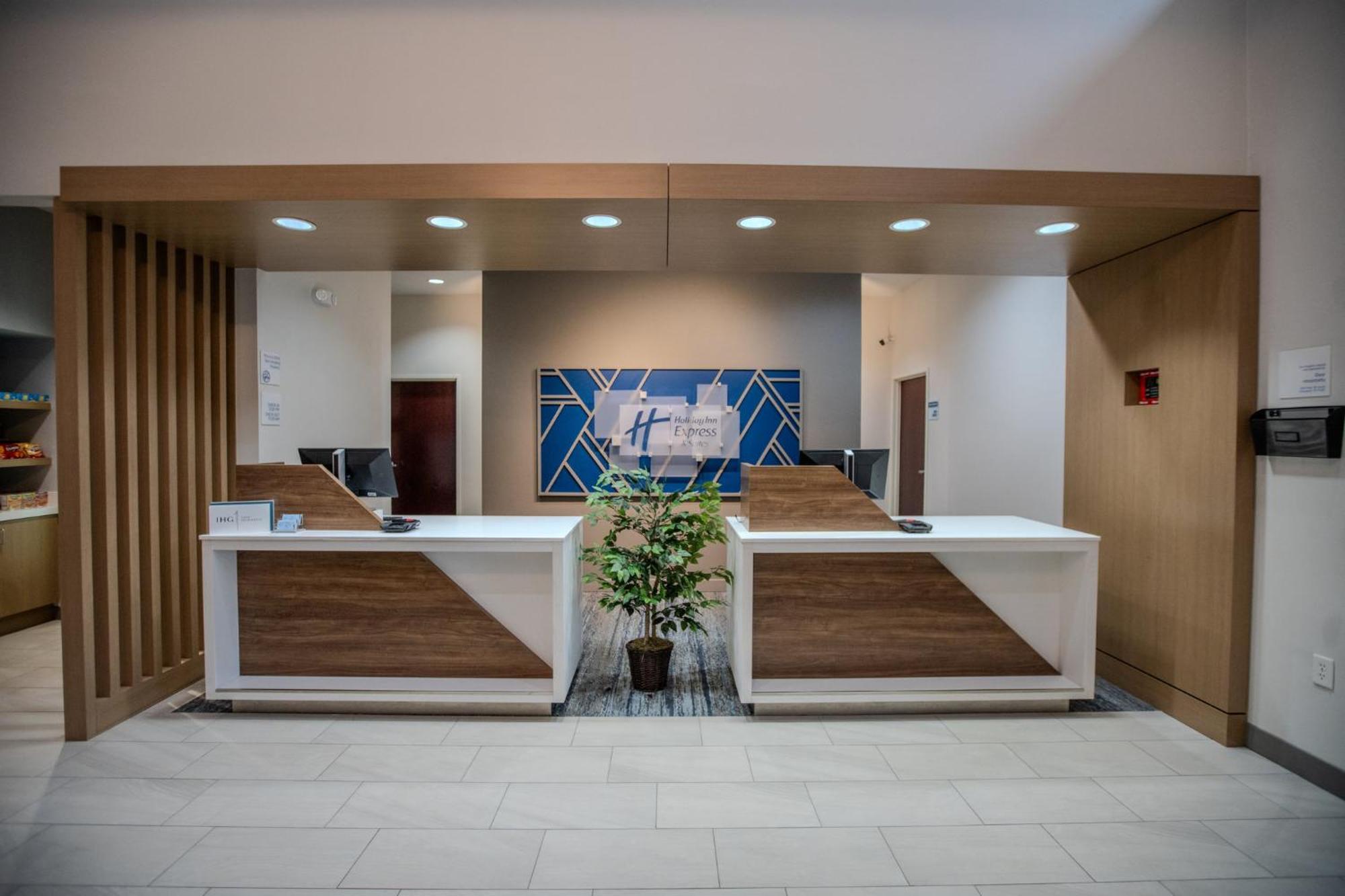 Holiday Inn Express & Suites Cleveland By Ihg Екстер'єр фото