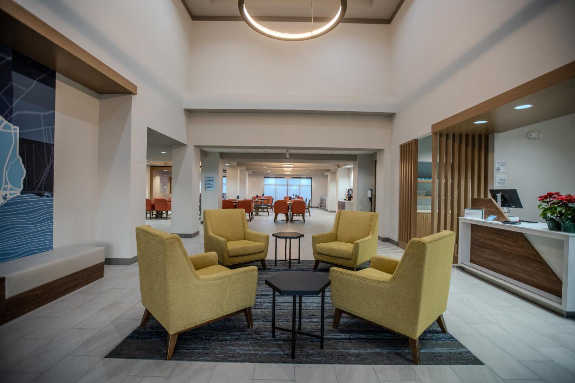 Holiday Inn Express & Suites Cleveland By Ihg Екстер'єр фото